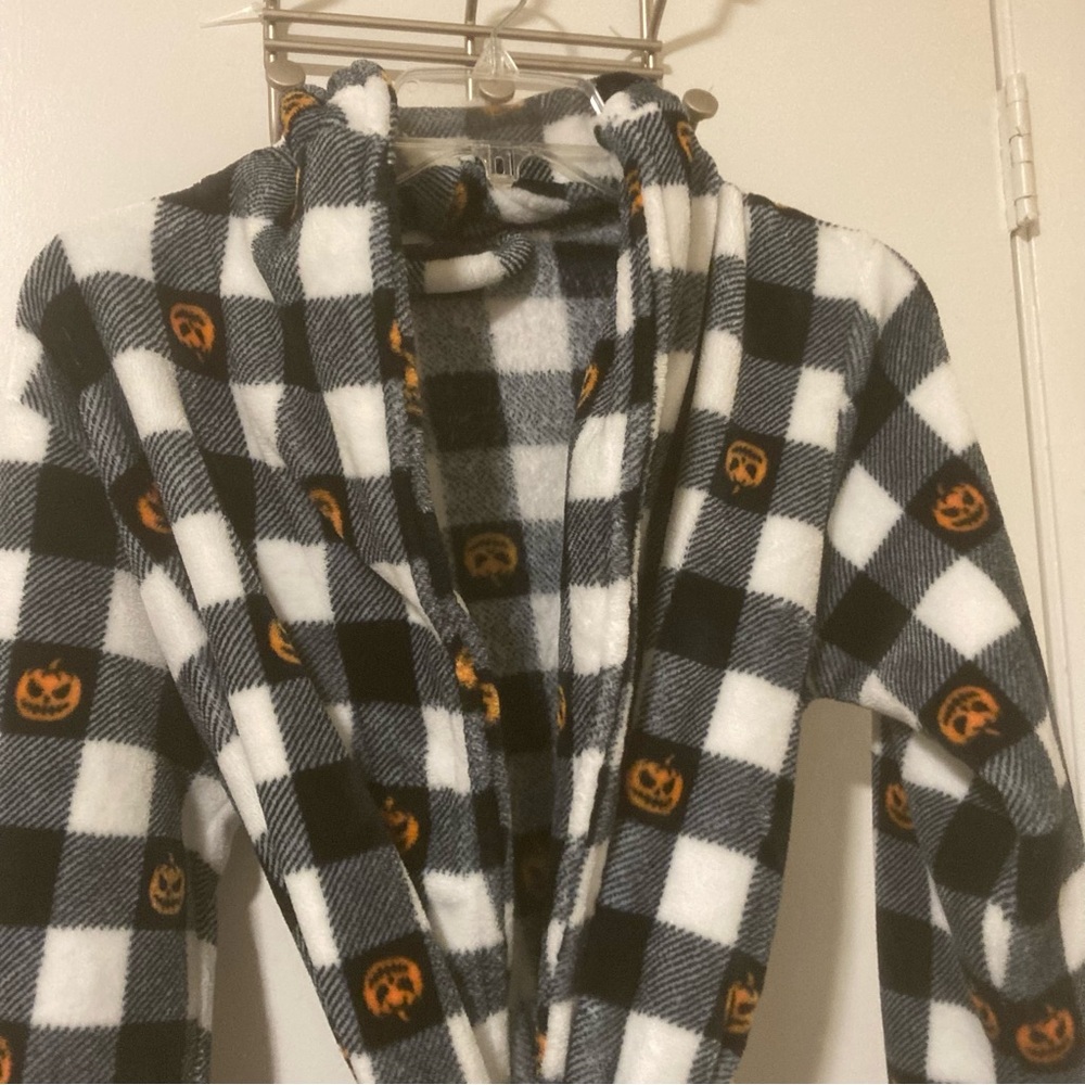 Spooky Night Jack-o’-lantern Buffalo Check Plush Robe